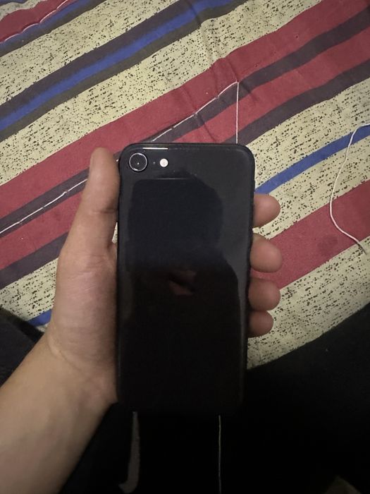 iPhone SE2020 память 128гб