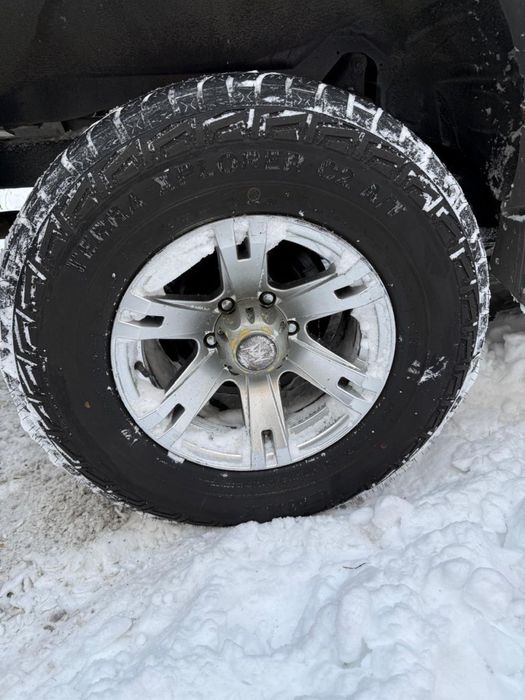 Продам летние шины с дисками