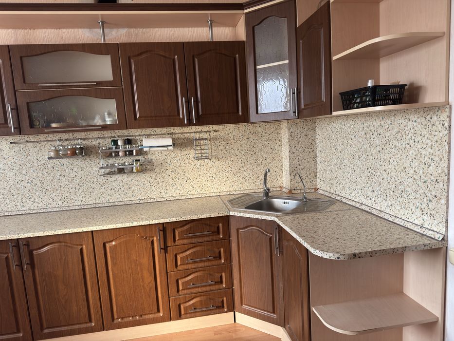 Продам кухню угловую