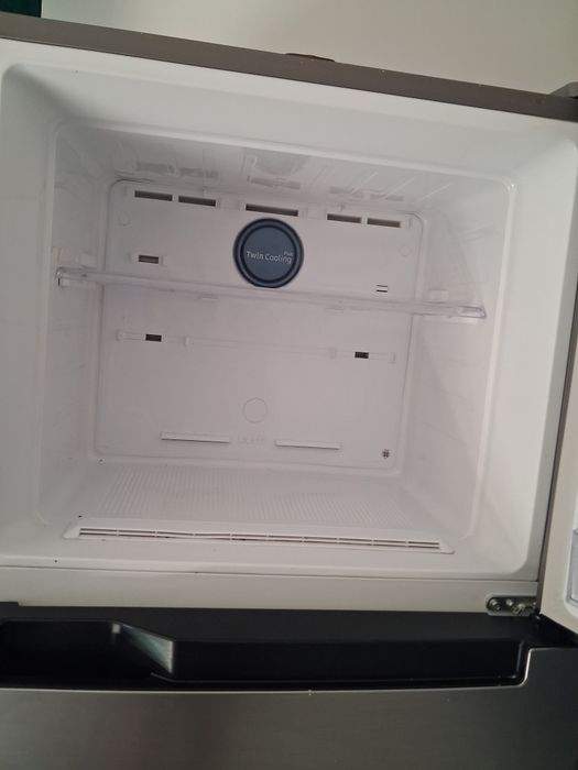 Samsung Twin Cooling Plus, No Frost, Digital Inverter, aprox. 380–400 L, înălțime 178–183 cm.