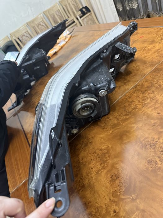 Фара Тойота хайлюкс,