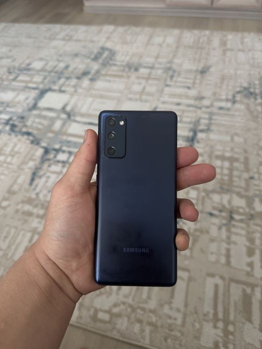 Продам S20FE в отличном состояние