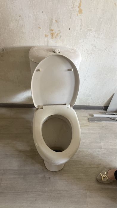 Продам унитаз бу