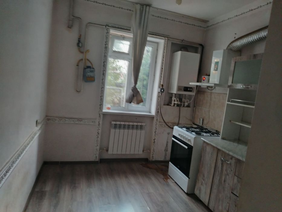 Sergeli  kvartira  3 metro bekati oldida