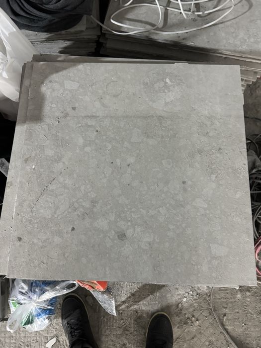 Продам Кафель на 60м2