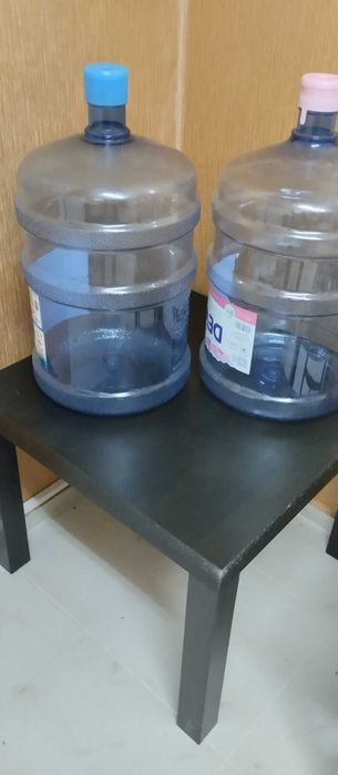 Празни бутилки - галони 19л