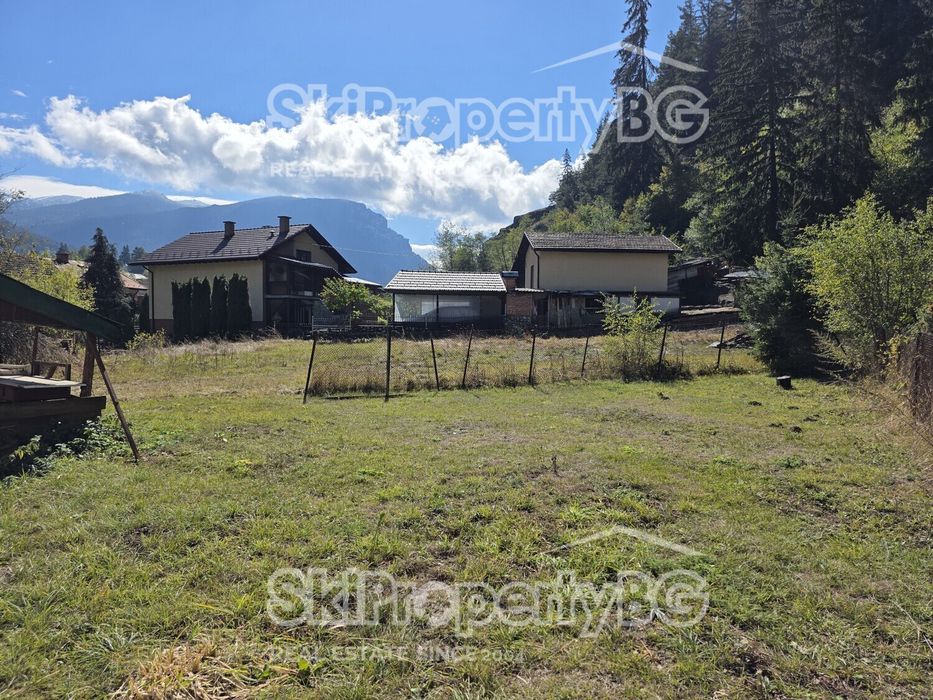 Къща с парцел в село Бели Искър, близо до Боровец!