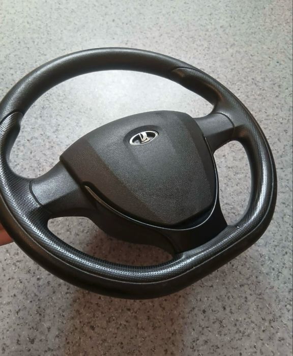 Продам руль 2114 новый.