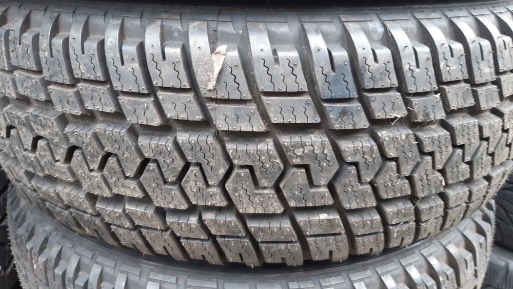 anvelope 225/65r16c iarnă profil 9mm marca Pirelli preț 320 lei bucata