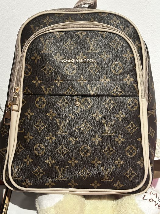 Genti si ghiozdane de dama si barbati