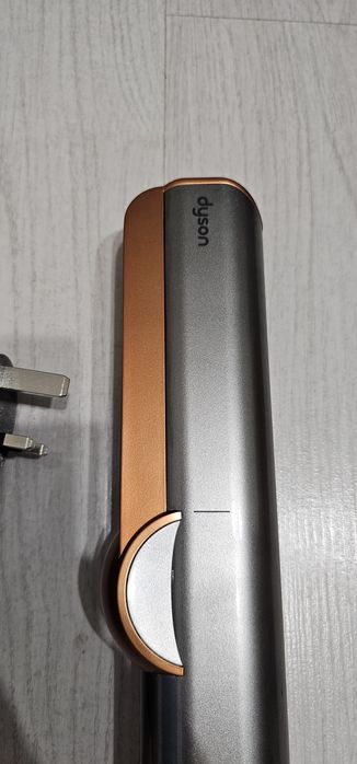 Dyson Airstrait выпрямитель