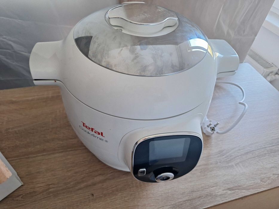 De vânzare multicooker este ca si nou .