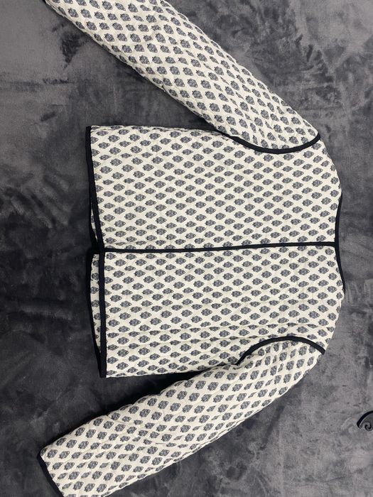 Продам осеннюю ветровку