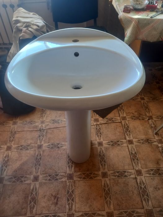 Продам раковину с пьедисталом б/у