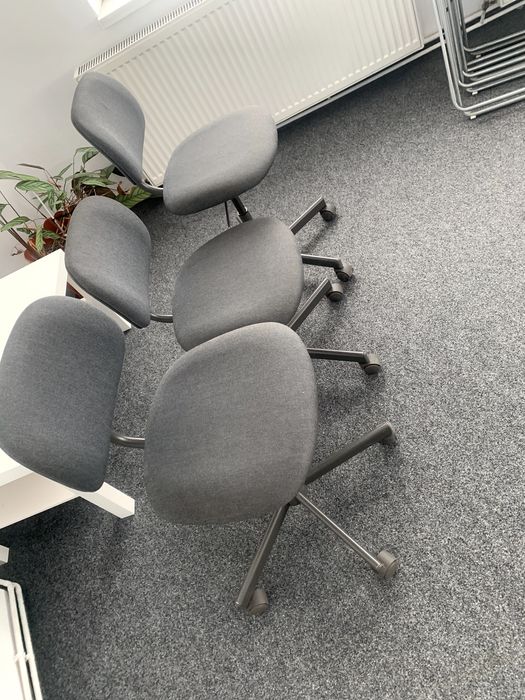 Scaun rotativ, Ikea Bleckberget, gri inchis, folosit, in stare bune, 12 buc.