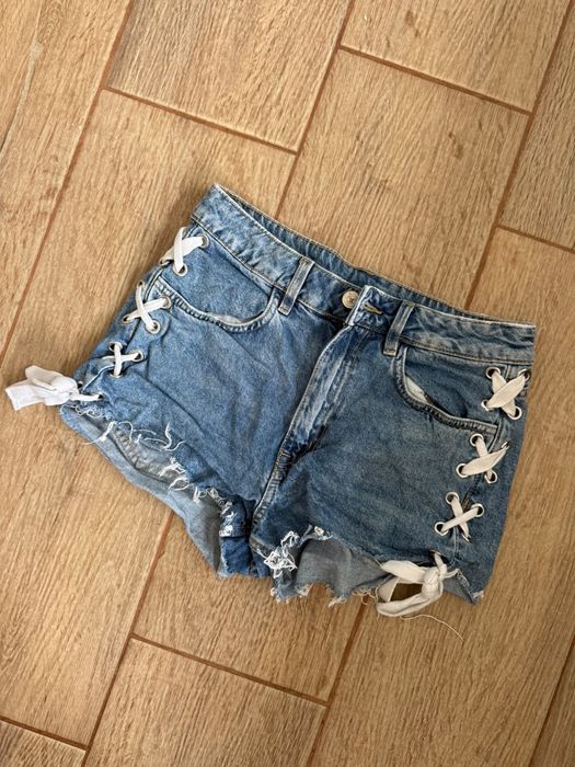 Pantaloni scurti