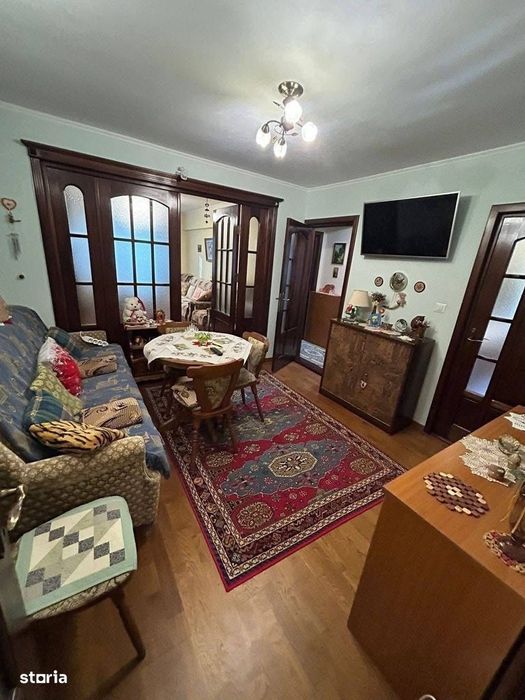 De vanzare apartament cu 4 camere și balcon, renovat, suprafata 73mp