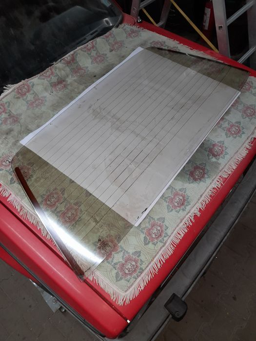 luneta, geam spate, pt BMW e30, ursulet  // piesa originala //