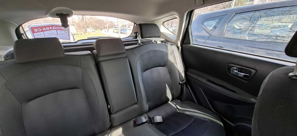 Черен Nissan Qashqai 1.6 Bi-Fuel 2013