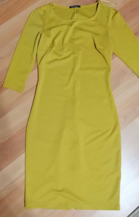 Нова рокля цвят горчица