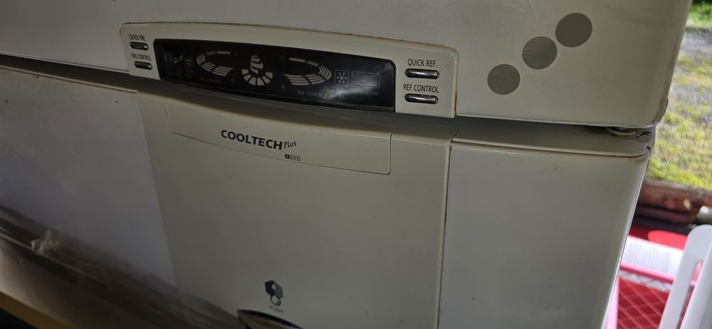 Хладилник 604 литра SAMSUNG