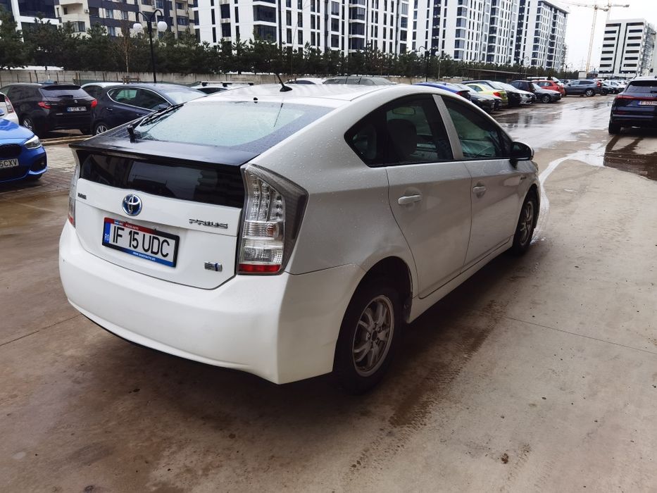 Toyota Prius automat din 07/2011 - Hybrid cu GPL montat recent !