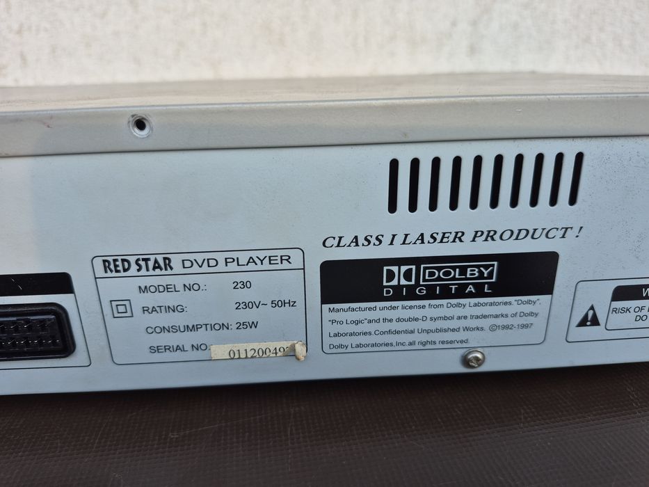 Vand DVD  marca RED STAR model NO.230,CLASS I LASER PRODUCT,made in Slovakia 
Compact disc Digital VCEC


-