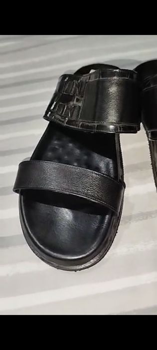 Продам новые тапочки 42 размер!