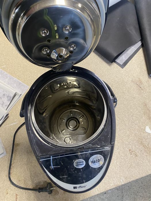 Продам чайник почти новый рабочий