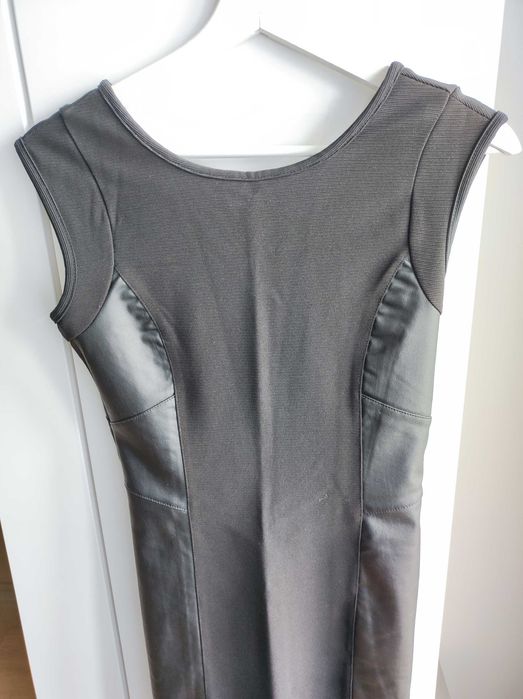 Дамски рокли и пола