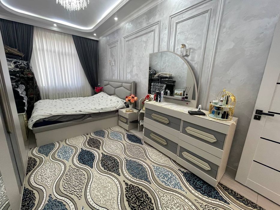 Срочно!! Квартира сотилади