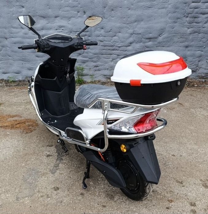 Продам новый скутер.