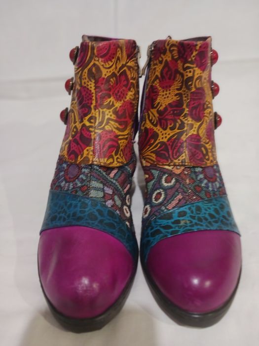 Артистични боти, много ефектни