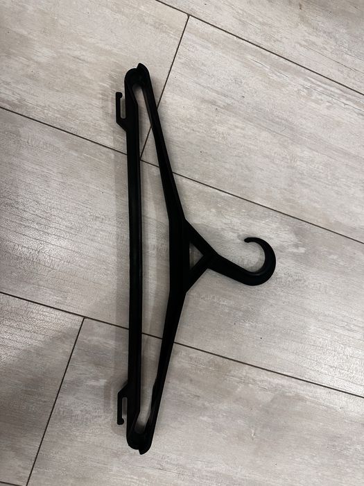 Вешалки пластиковые крепкие