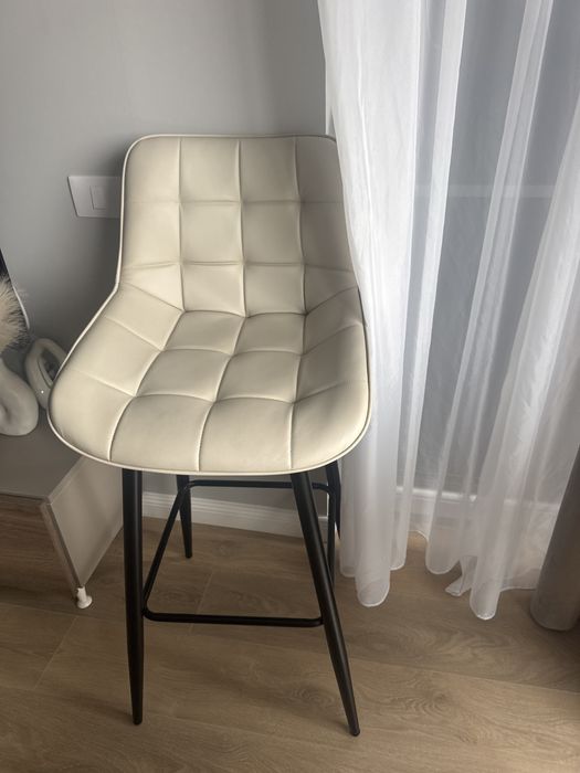 Scaun tip bar de vanzare