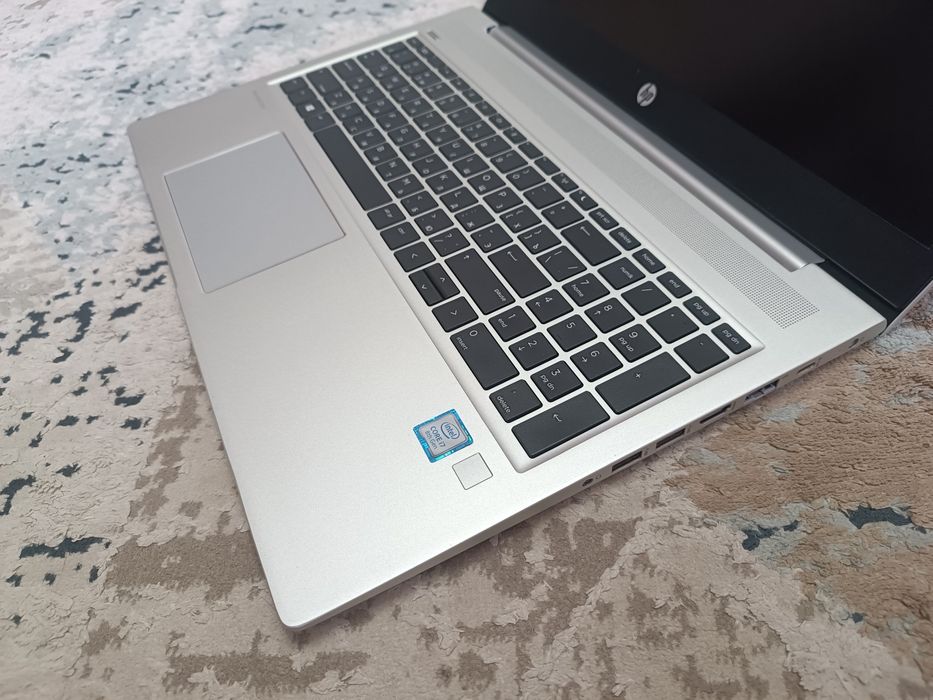 Мощный core i7-8, 512 SSD, Full HD ноутбук HP