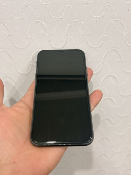 iPhone 11  black
