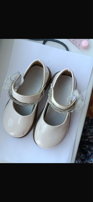 Продам детские туфли