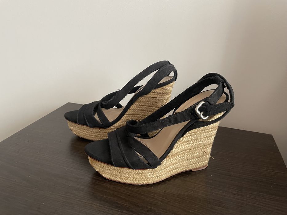 Кожаные ботильоны Zara