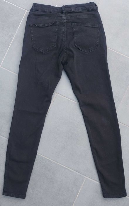 Blugi negri Zara, fete, marimea 36, pret 25 lei