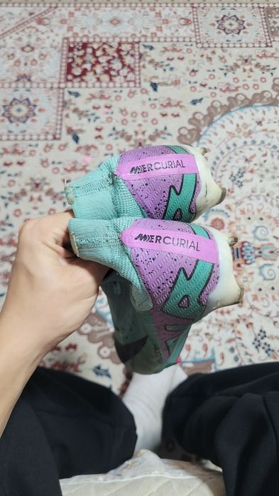 Продам футбольные бутсы