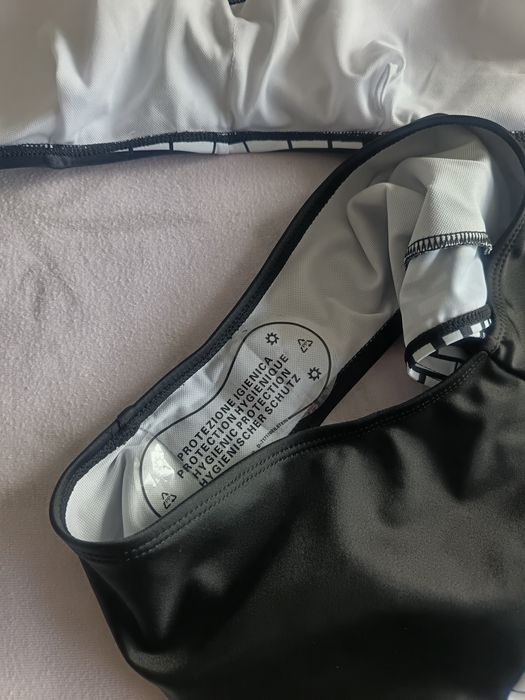 Дамски бански, Нов