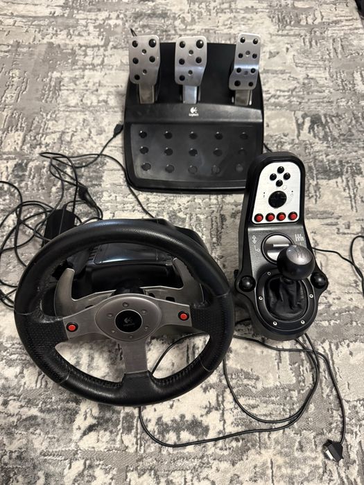 Logitech G25, volan, pedale, schimbator