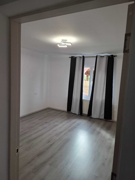Casa de vanzare   ...