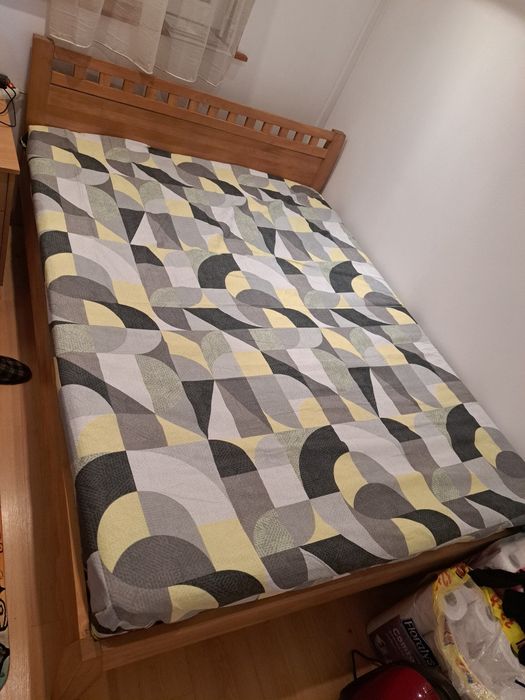 Спалня, Като нова, Масивно дърво, с Матрак 140*190