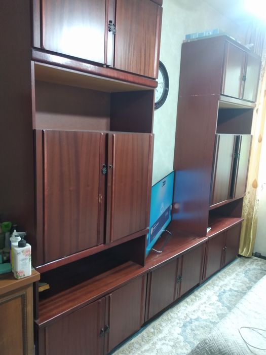 Продам шкафы тумбы от стенки