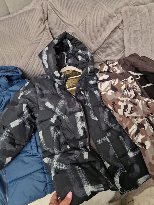 Продам куртки для мальчика
