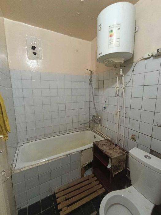 Фрунзиски Делфин сув хавзаси 3қаватда 2хонали квартира сотиладиID:1473