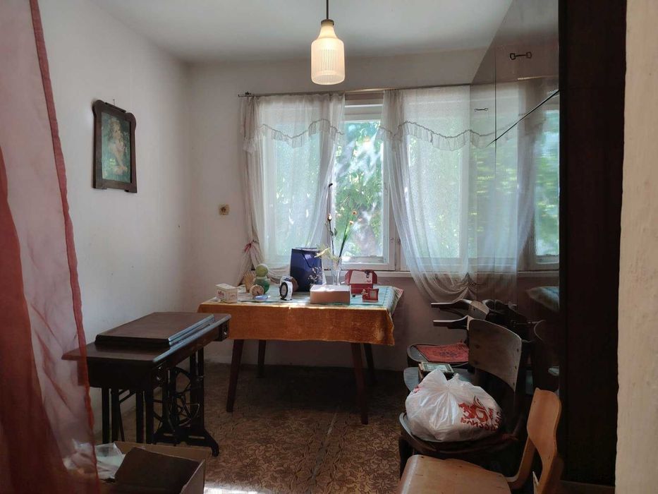 Едноетажна тухлена къща 107 м2 в кв. Дивдядово, общ. Шумен