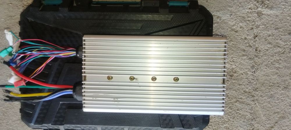 Контроллер от грузовой электротрицикл Rutrike D5 1700.